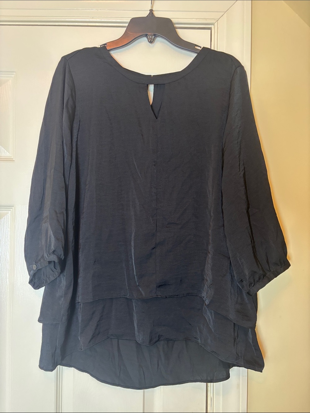 Chicos Layered Flowy Keyhole Top size 2 (Large)